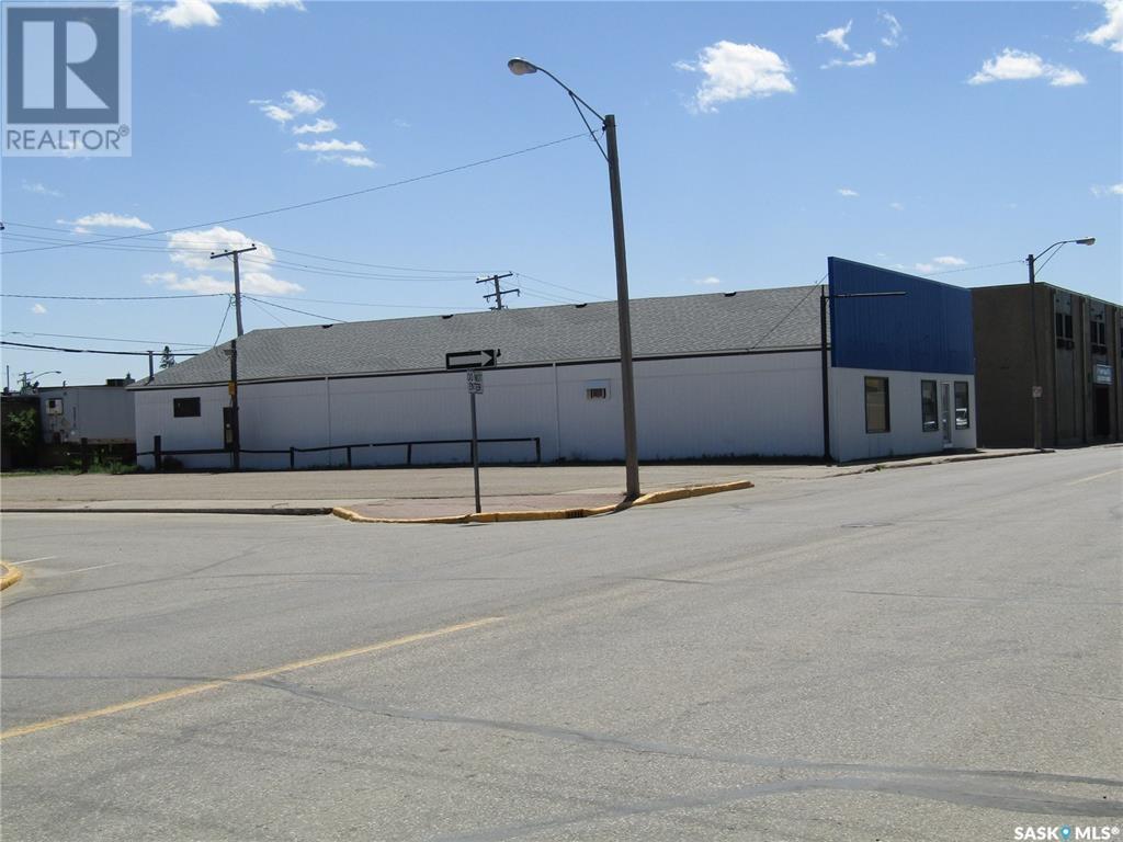 Photo 2 of 114 Railway Avenue E, Nipawin SK