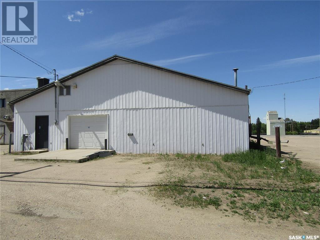 Photo 4 of 114 Railway Avenue E, Nipawin SK