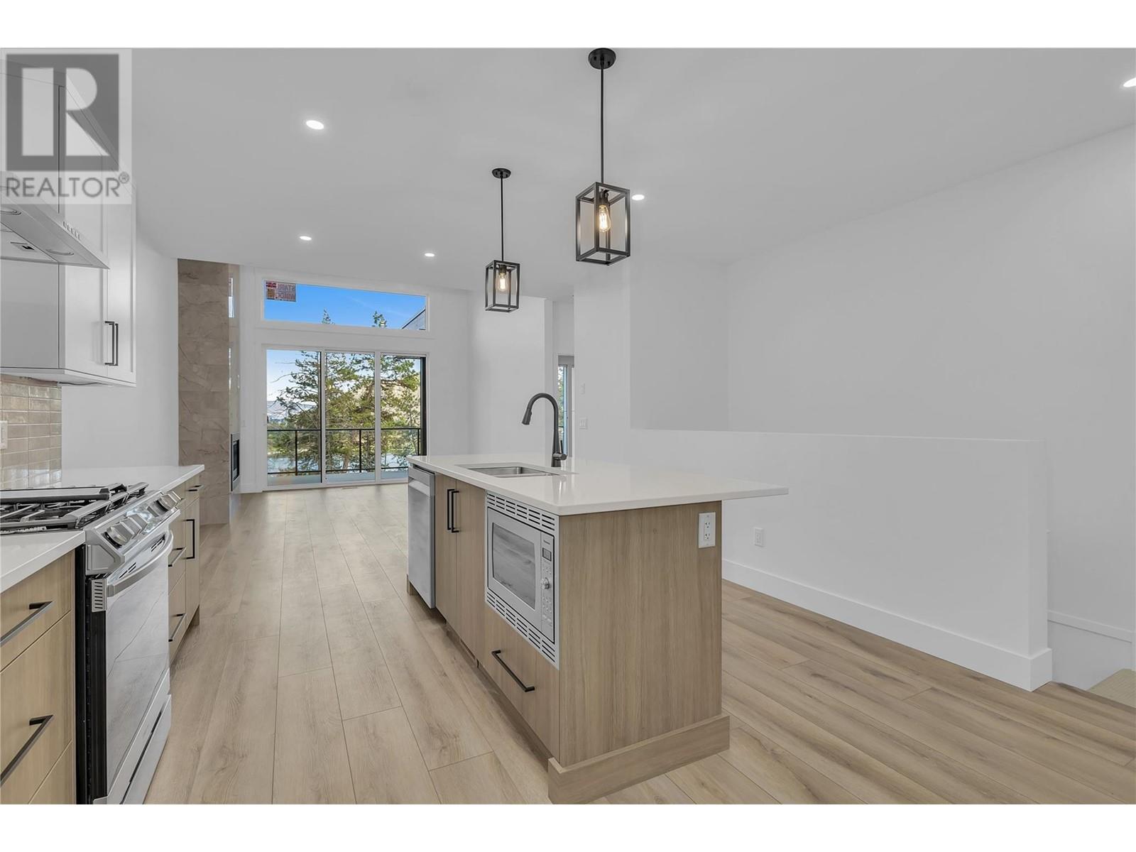 7 2835 Canyon Crest Drive, West Kelowna