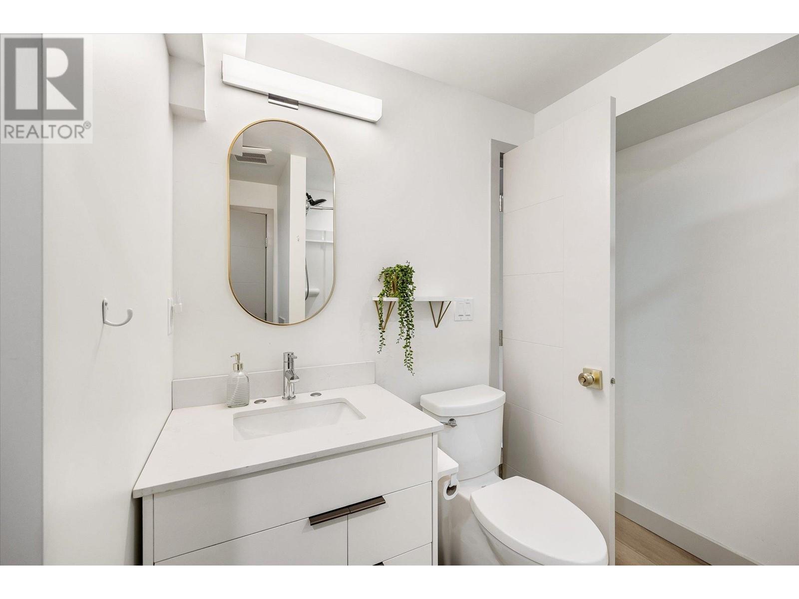  1359 Highland Drive South, Kelowna