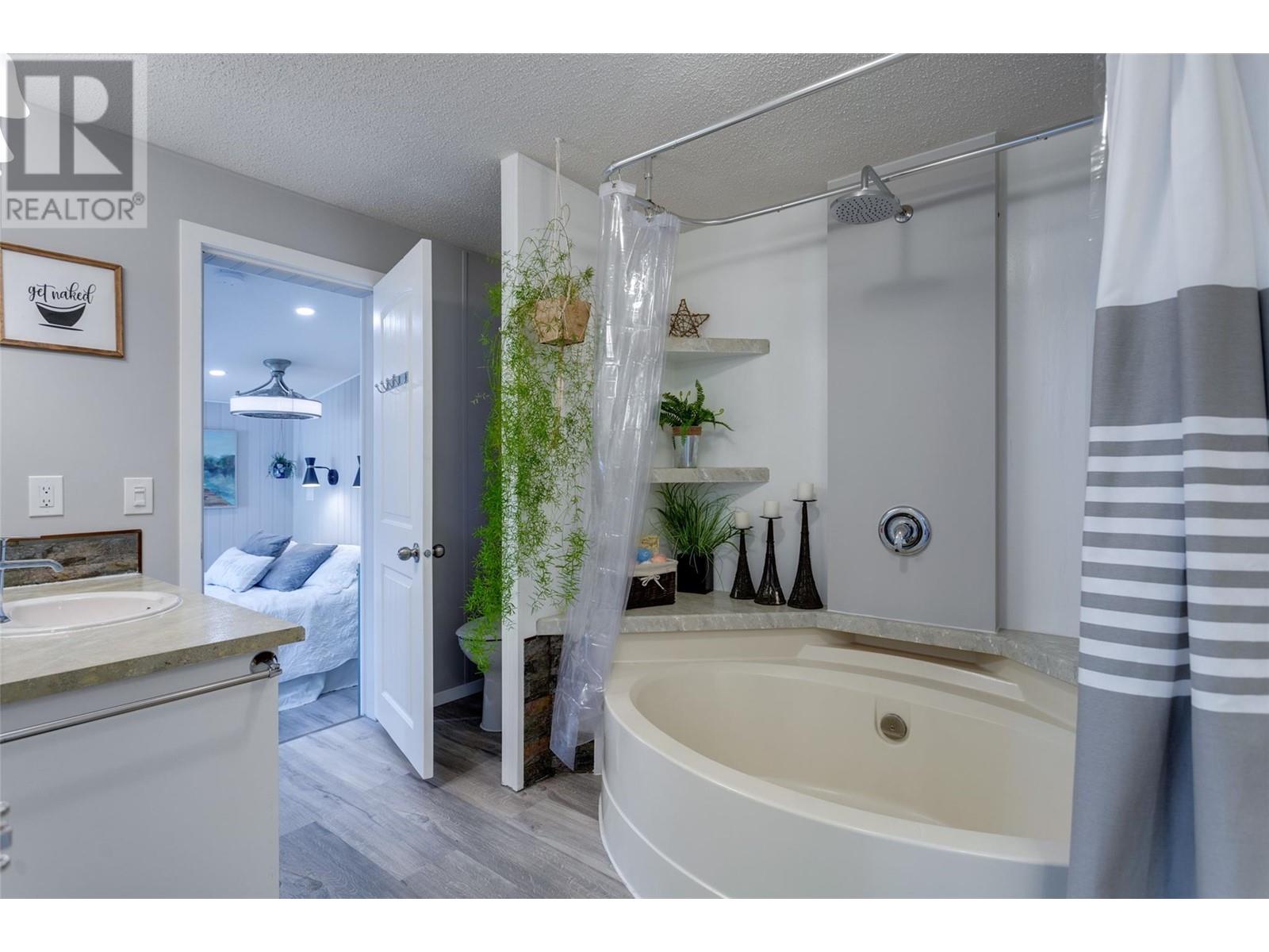 23 1999 Highway 97 Highway South, Kelowna