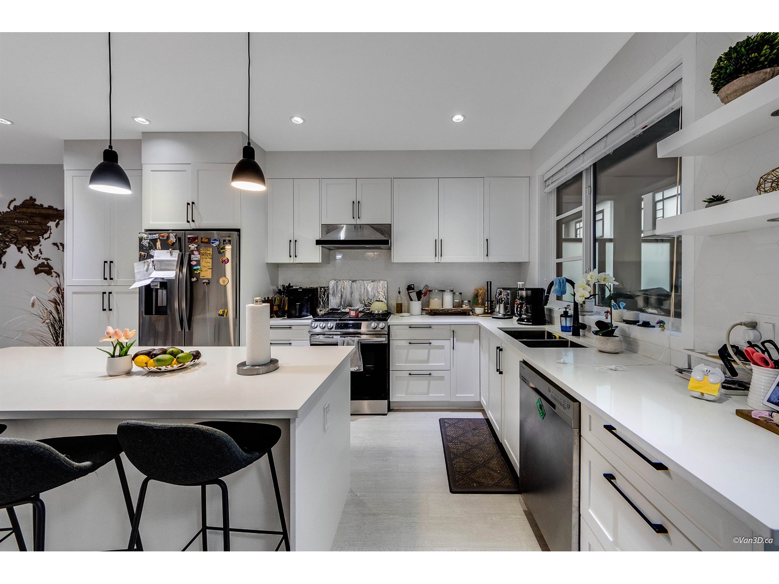 Photo 8 of 25 7127 193 A Street, Surrey BC