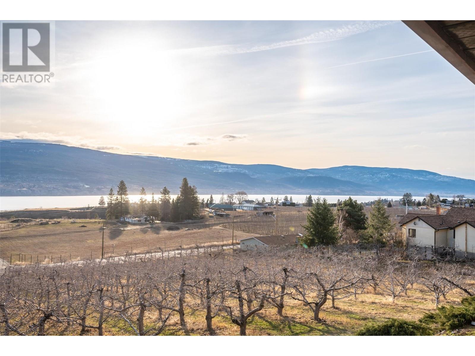  9800 Giants Head Road, Summerland