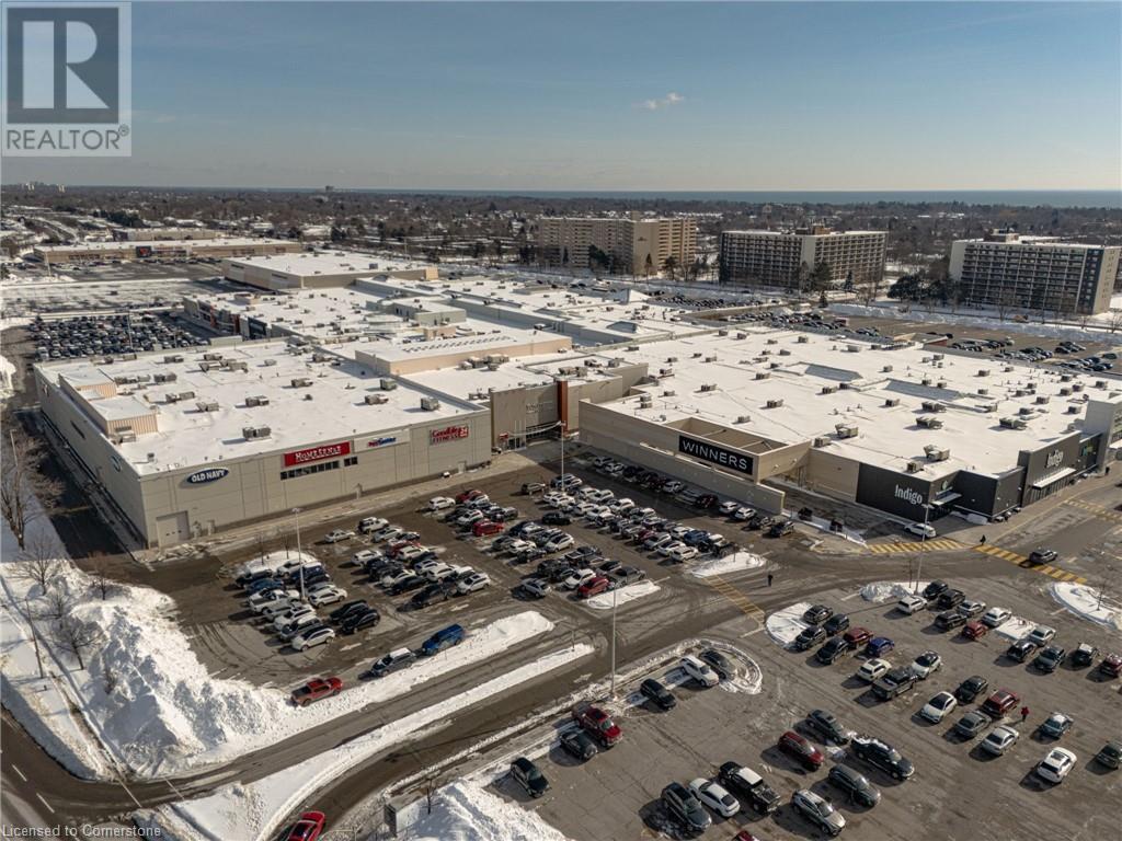 Photo 38 of 777 Guelph Line, Burlington ON