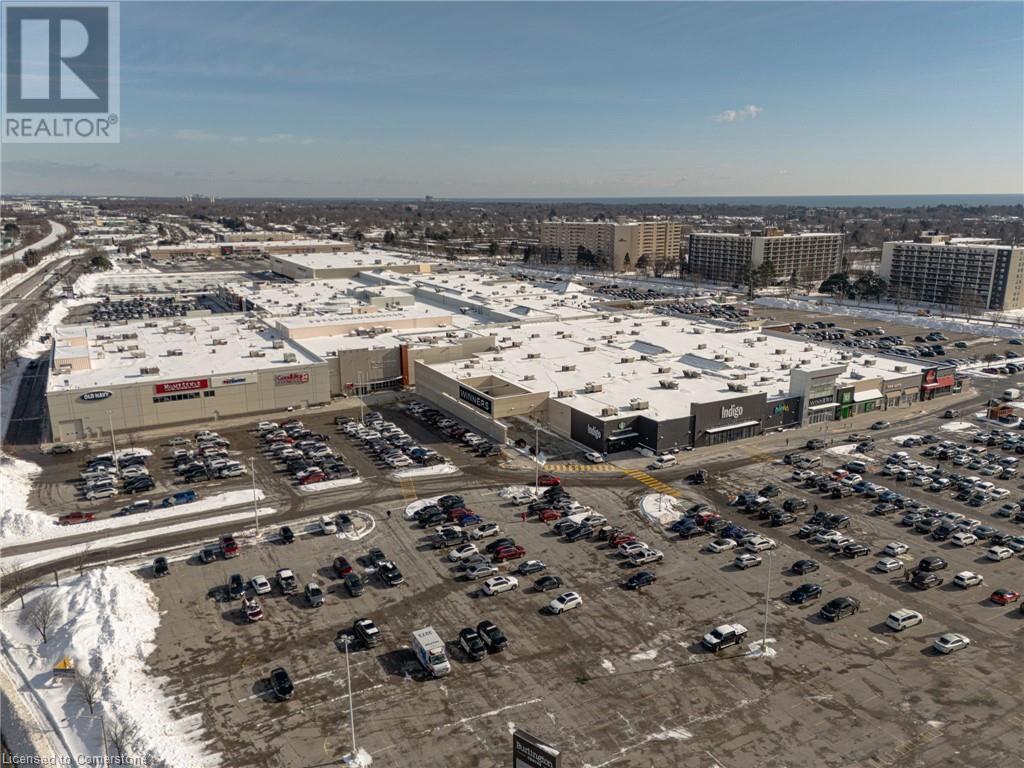 Photo 39 of 777 Guelph Line, Burlington ON