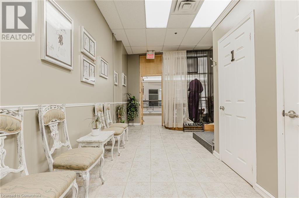 Photo 9 of 777 Guelph Line, Burlington ON