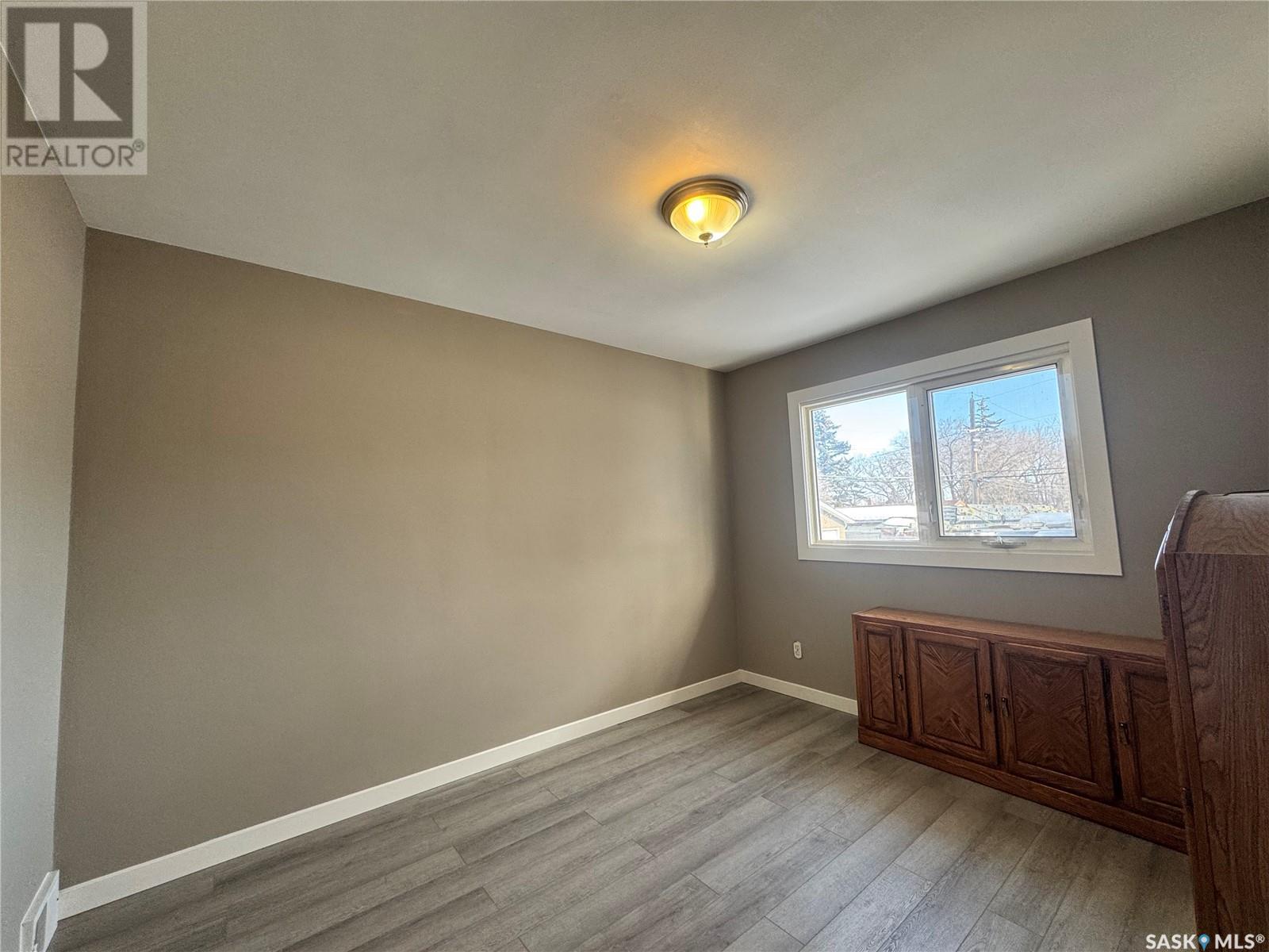 Photo 8 of 1327 Royal Street, Regina SK