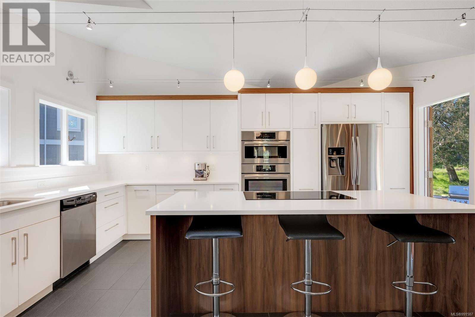  3456 Plymouth Road, Oak Bay