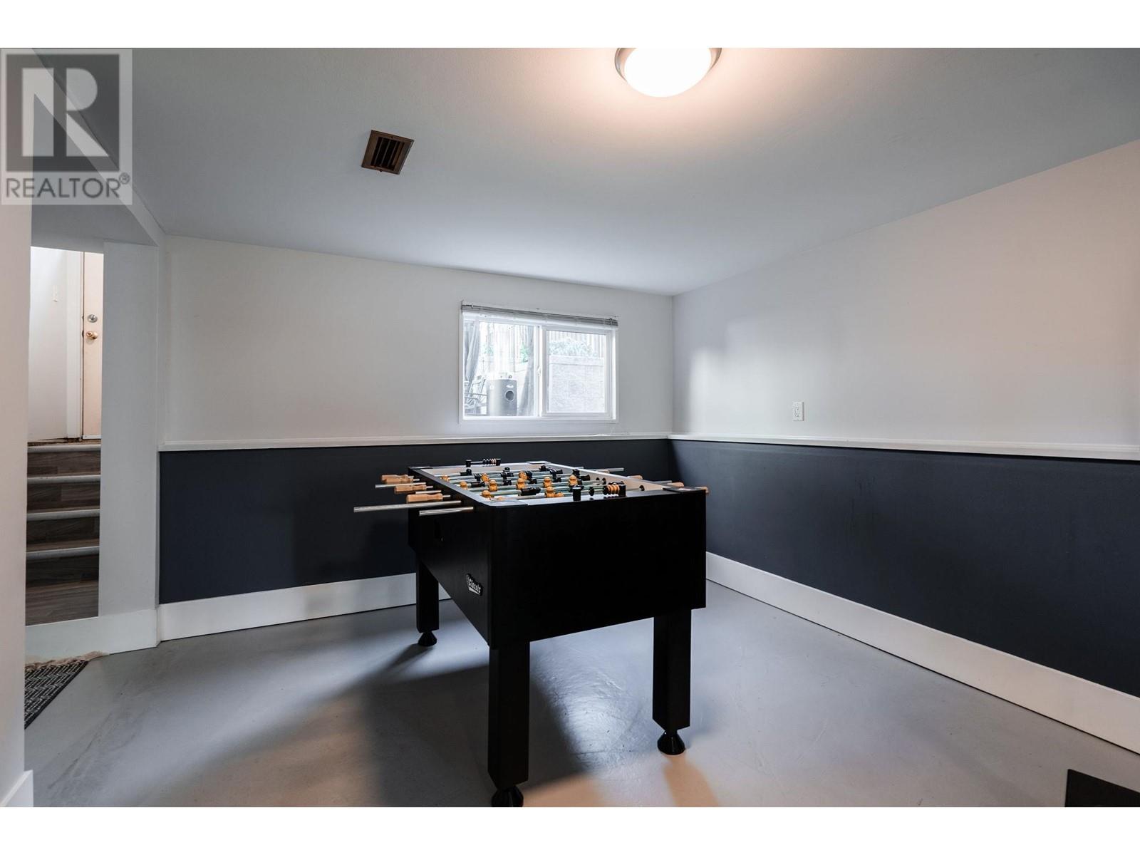575 TIPTON STREET, Coquitlam