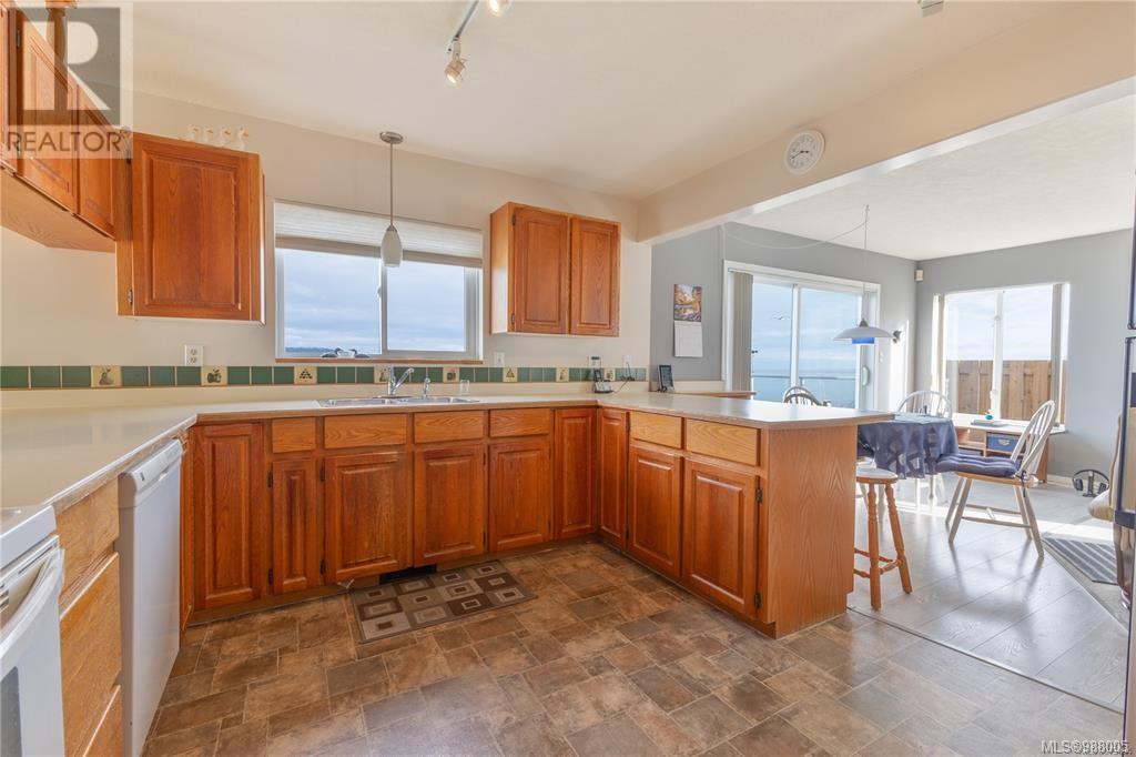 1081 Island Hwy S, Campbell River real estate listing 988005