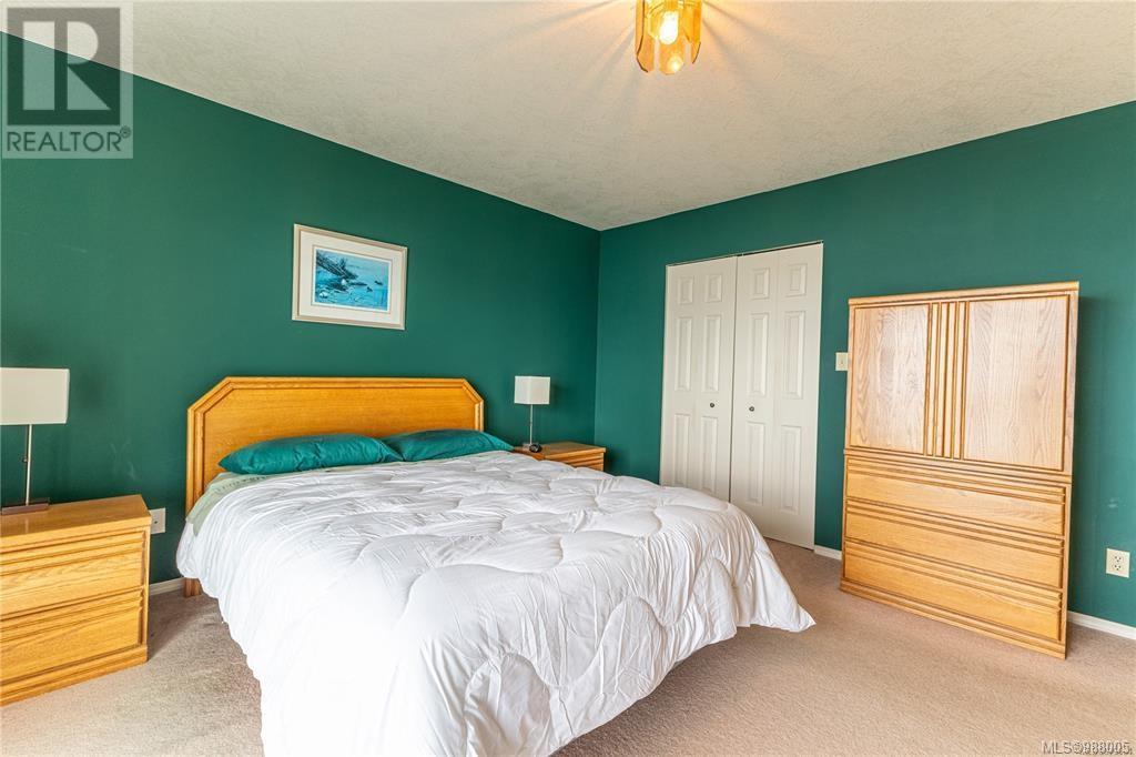 1081 Island Hwy S, Campbell River real estate listing 988005