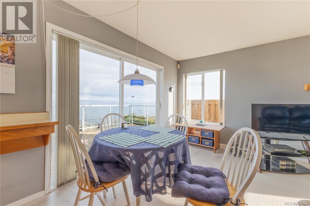 1081 Island Hwy S, Campbell River