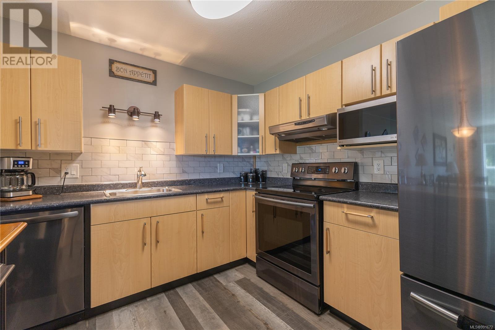224 390 Island Hwy S, Campbell River real estate listing 991672