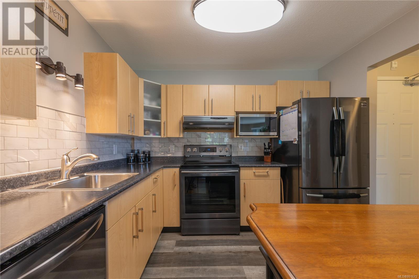224 390 Island Hwy S, Campbell River real estate listing 991672