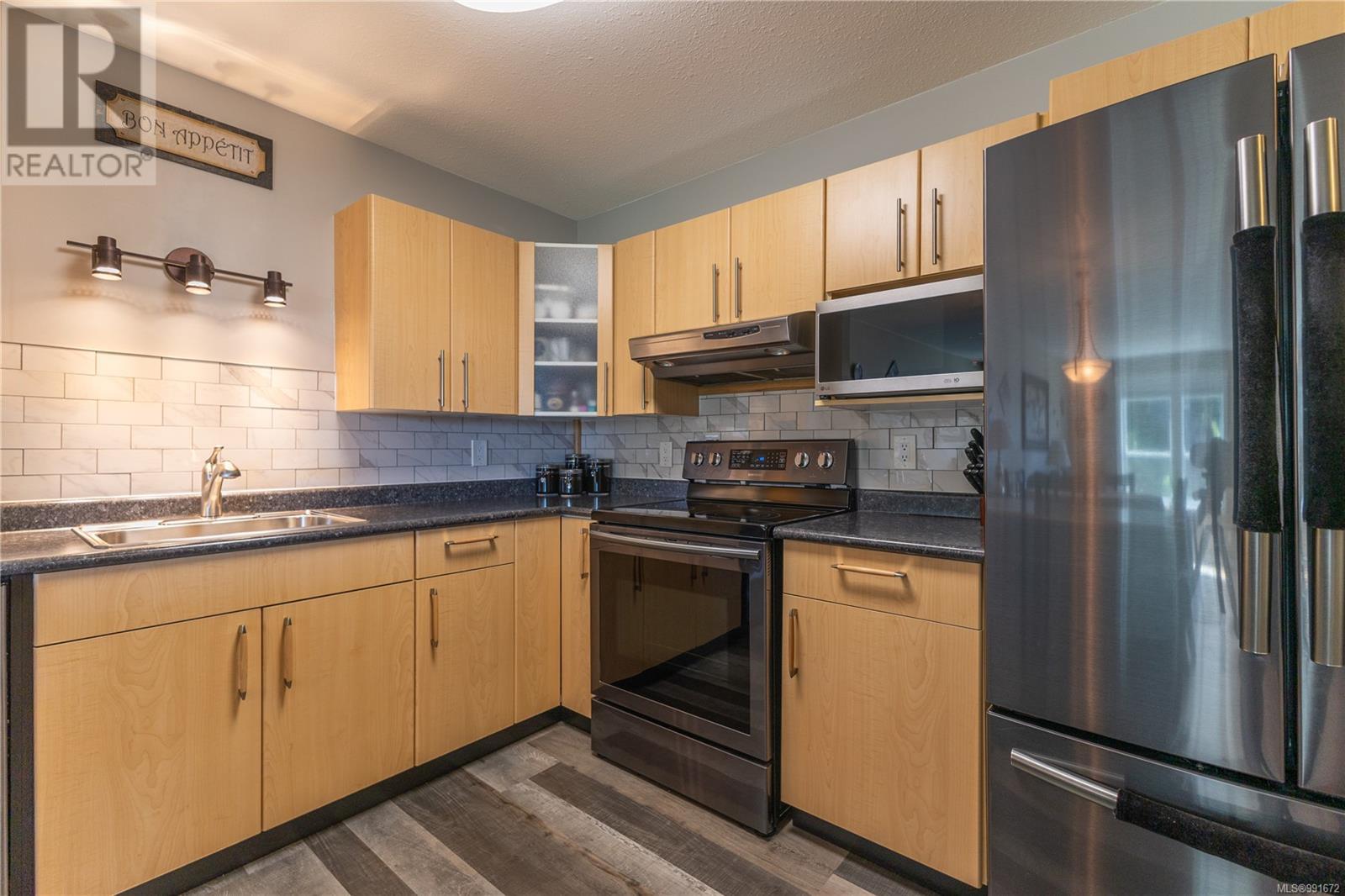 224 390 Island Hwy S, Campbell River real estate listing 991672