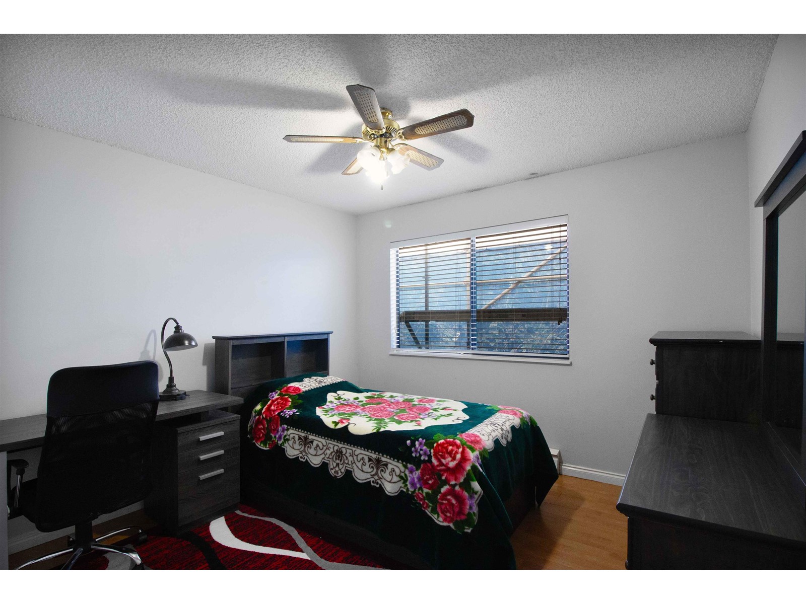 Photo 4 of 13289 71 B Avenue, Surrey BC