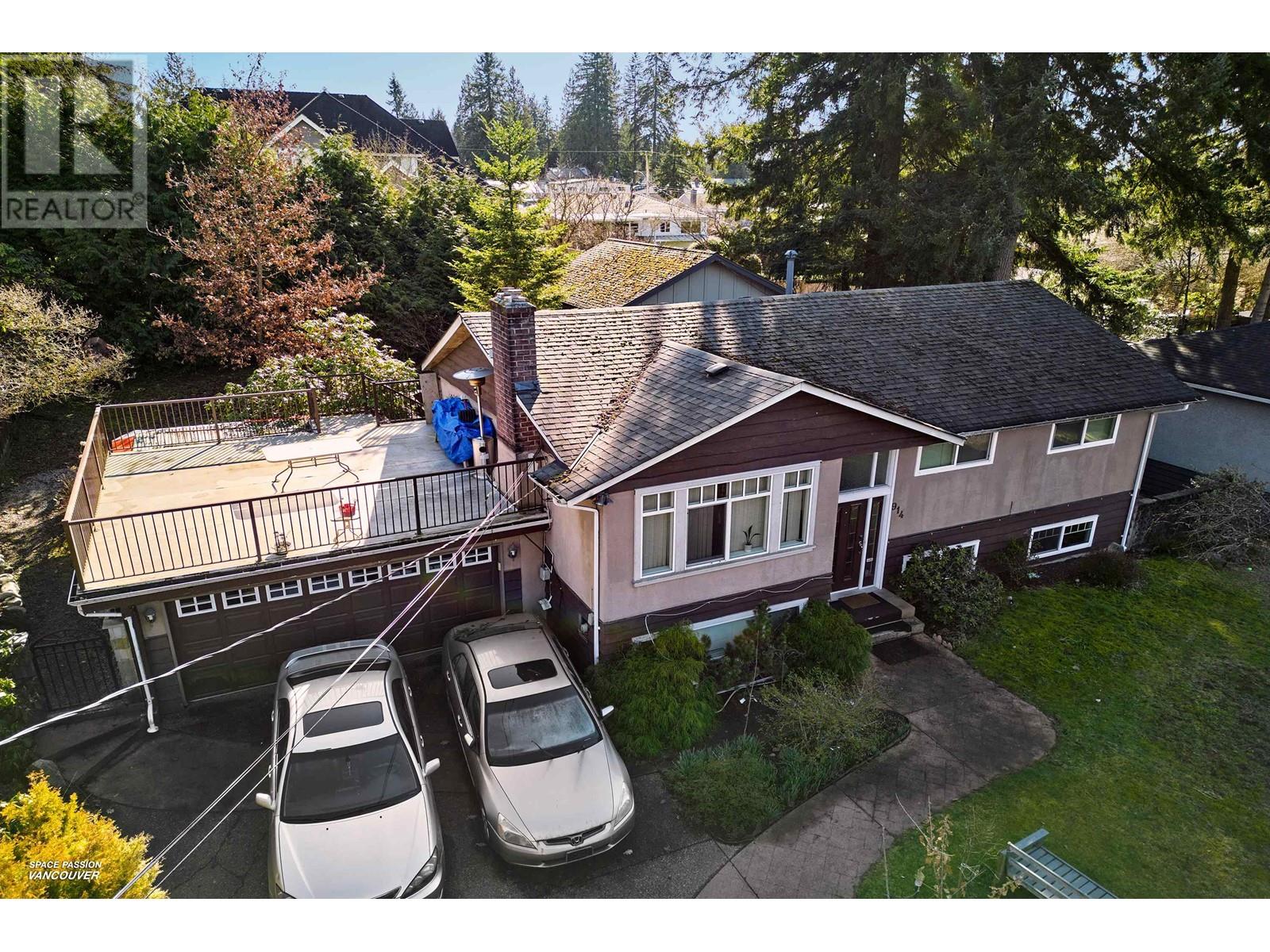 Photo 2 of 914 Grover Avenue, Coquitlam BC