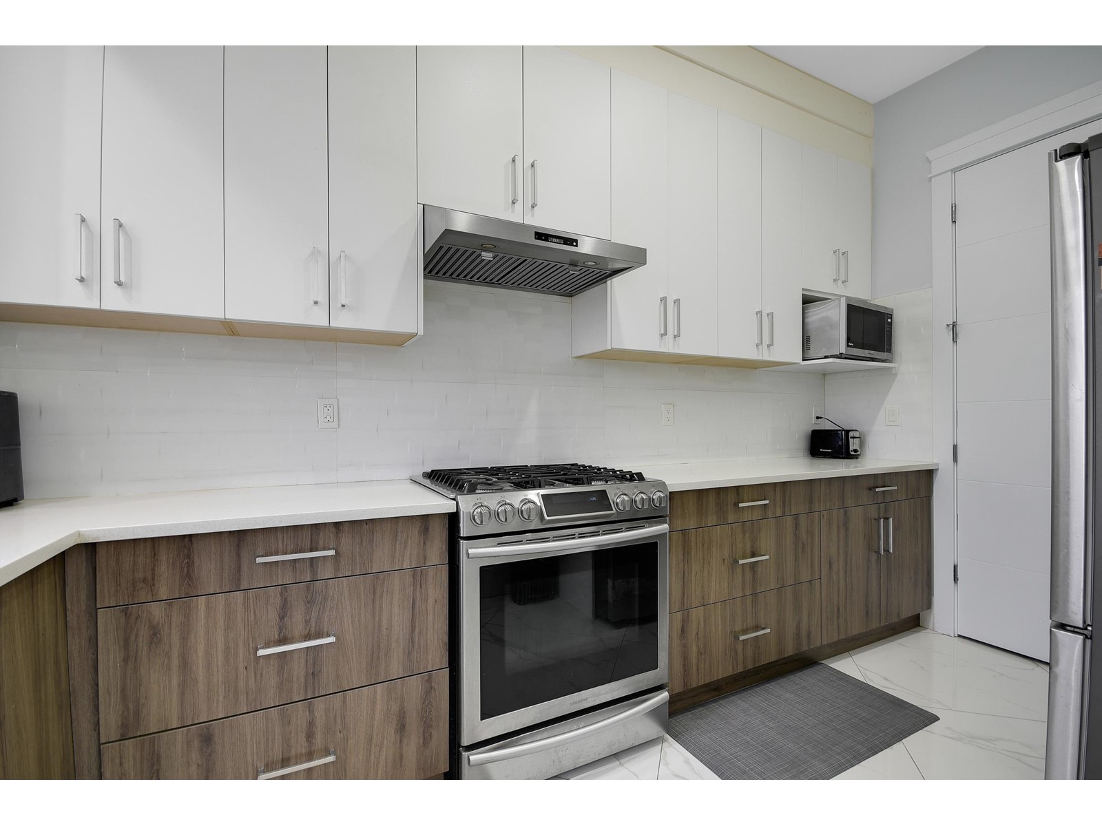 Photo 17 of 17218 58th Avenue, Surrey BC