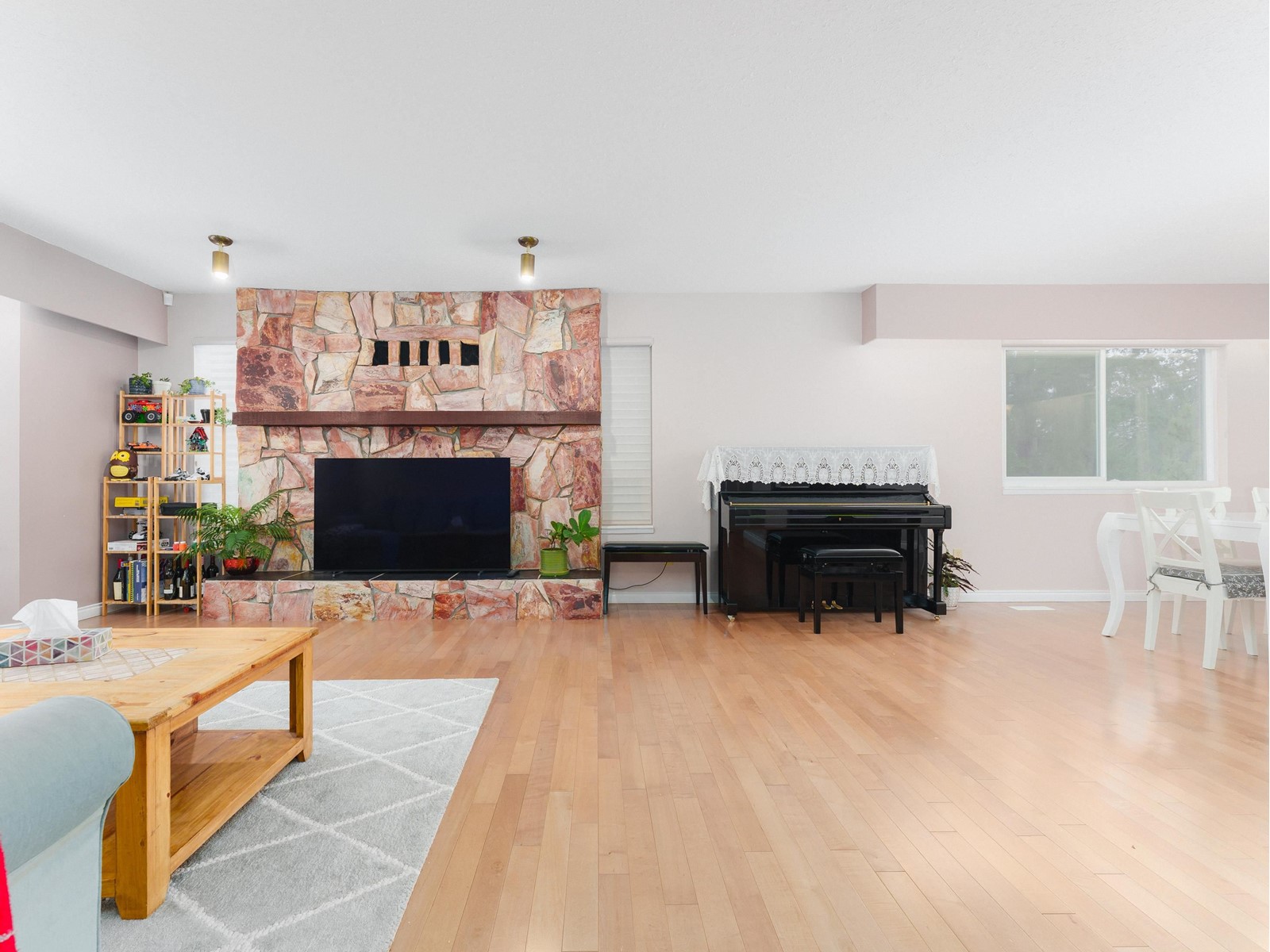 7334 209A STREET, Langley