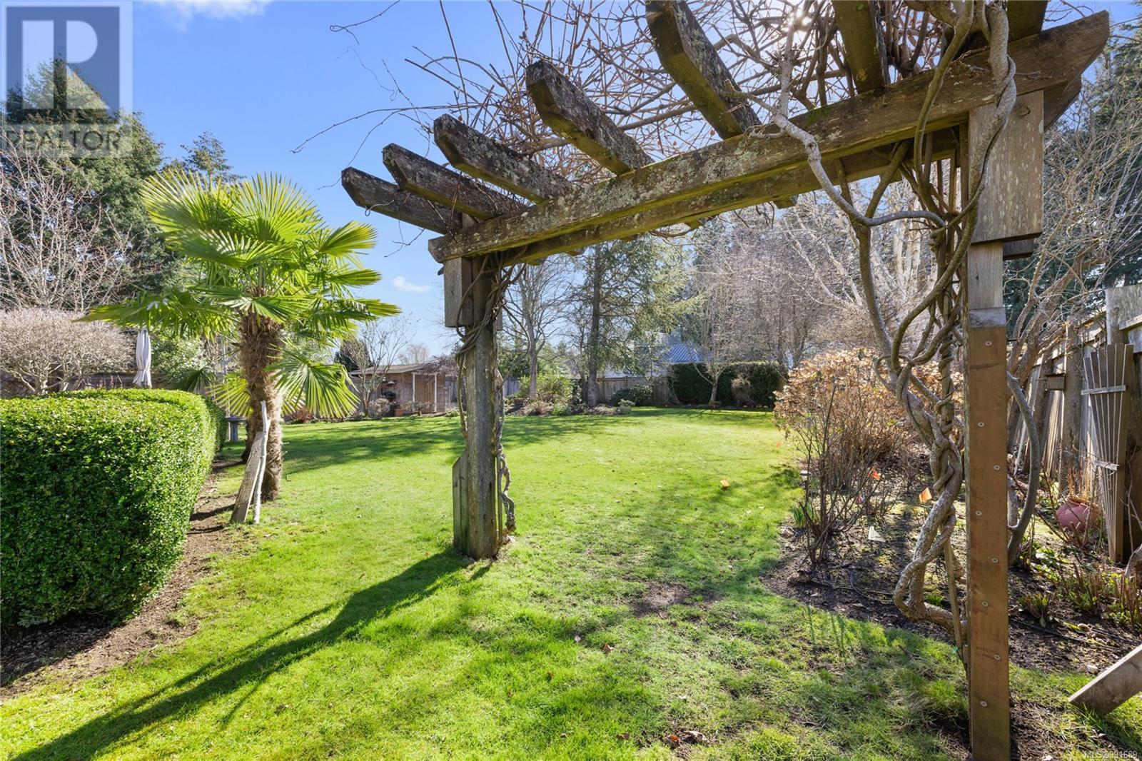 1424 Blackbrant Pl, Parksville