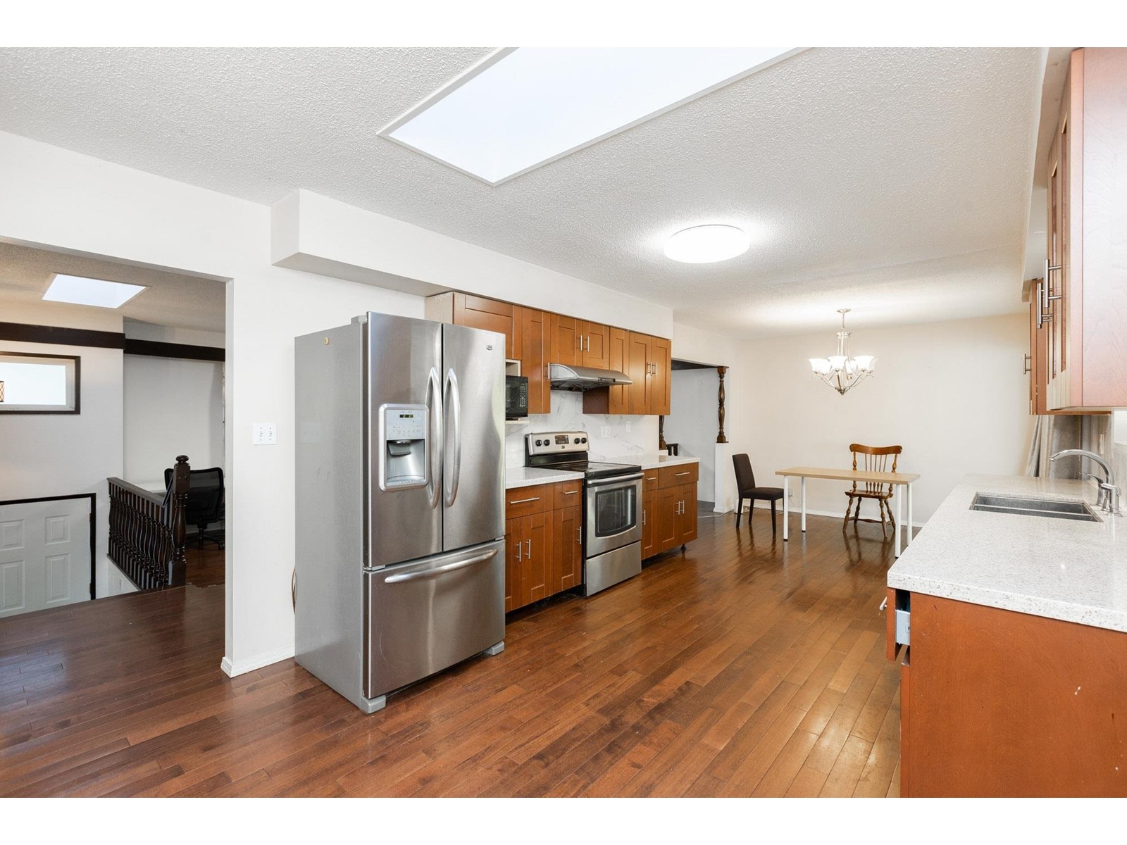 Photo 7 of 9747 161 A Street, Surrey BC