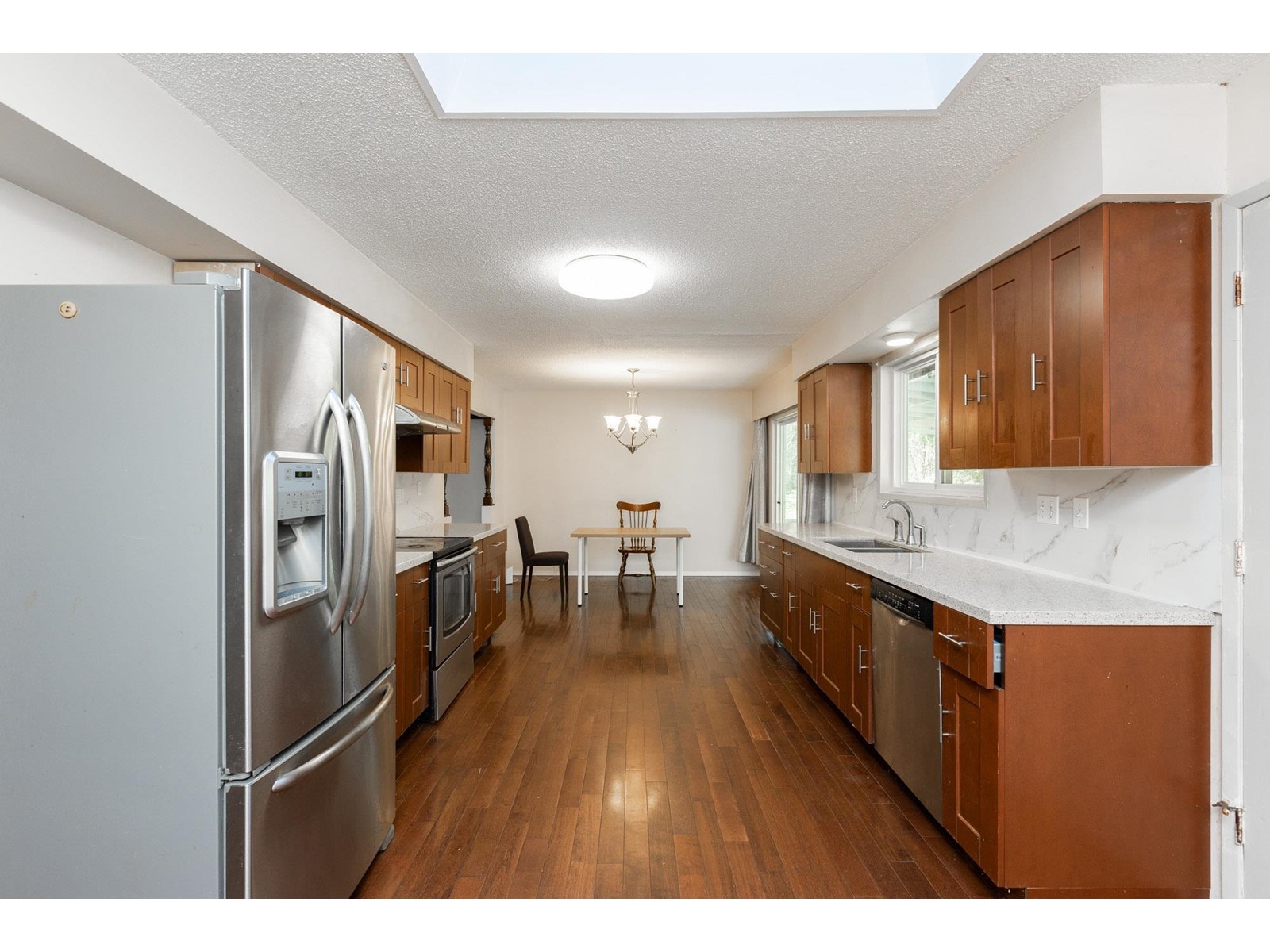 Photo 6 of 9747 161 A Street, Surrey BC