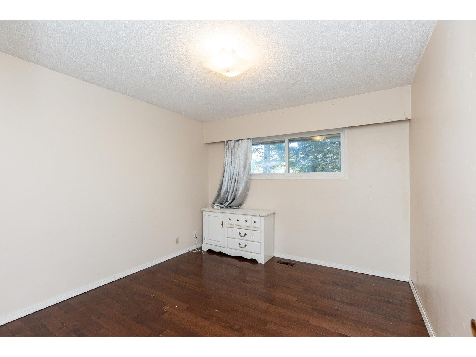 Photo 13 of 9747 161 A Street, Surrey BC