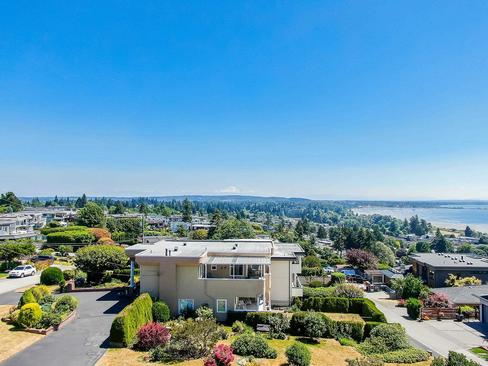1085 BALSAM STREET, White Rock real estate listing R2976700