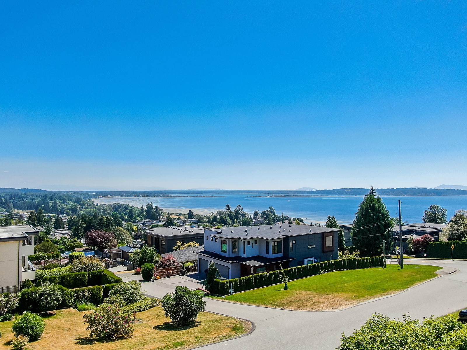 1085 BALSAM STREET, White Rock