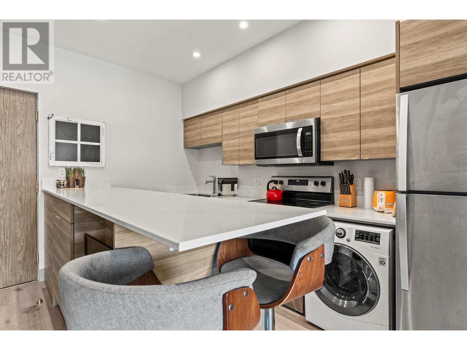 412 2555 Lakeshore Road, Vernon