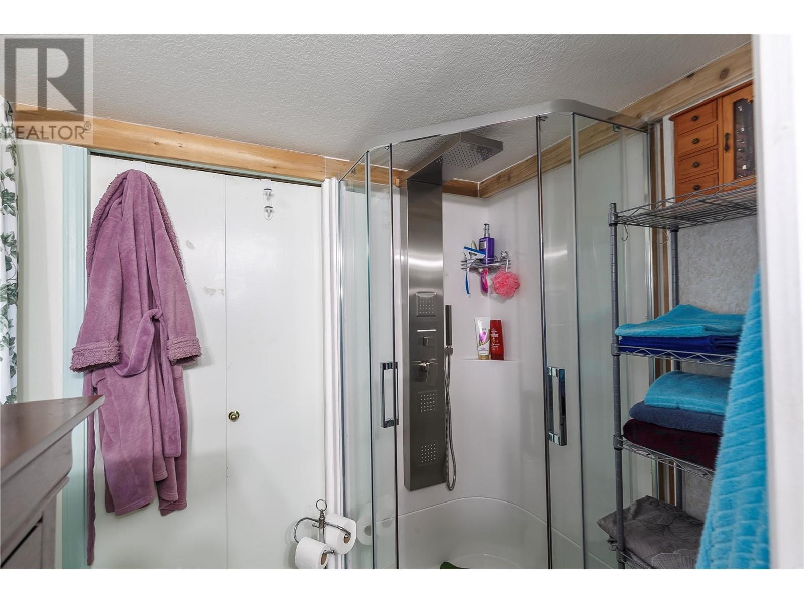  1900 42A Street, Vernon