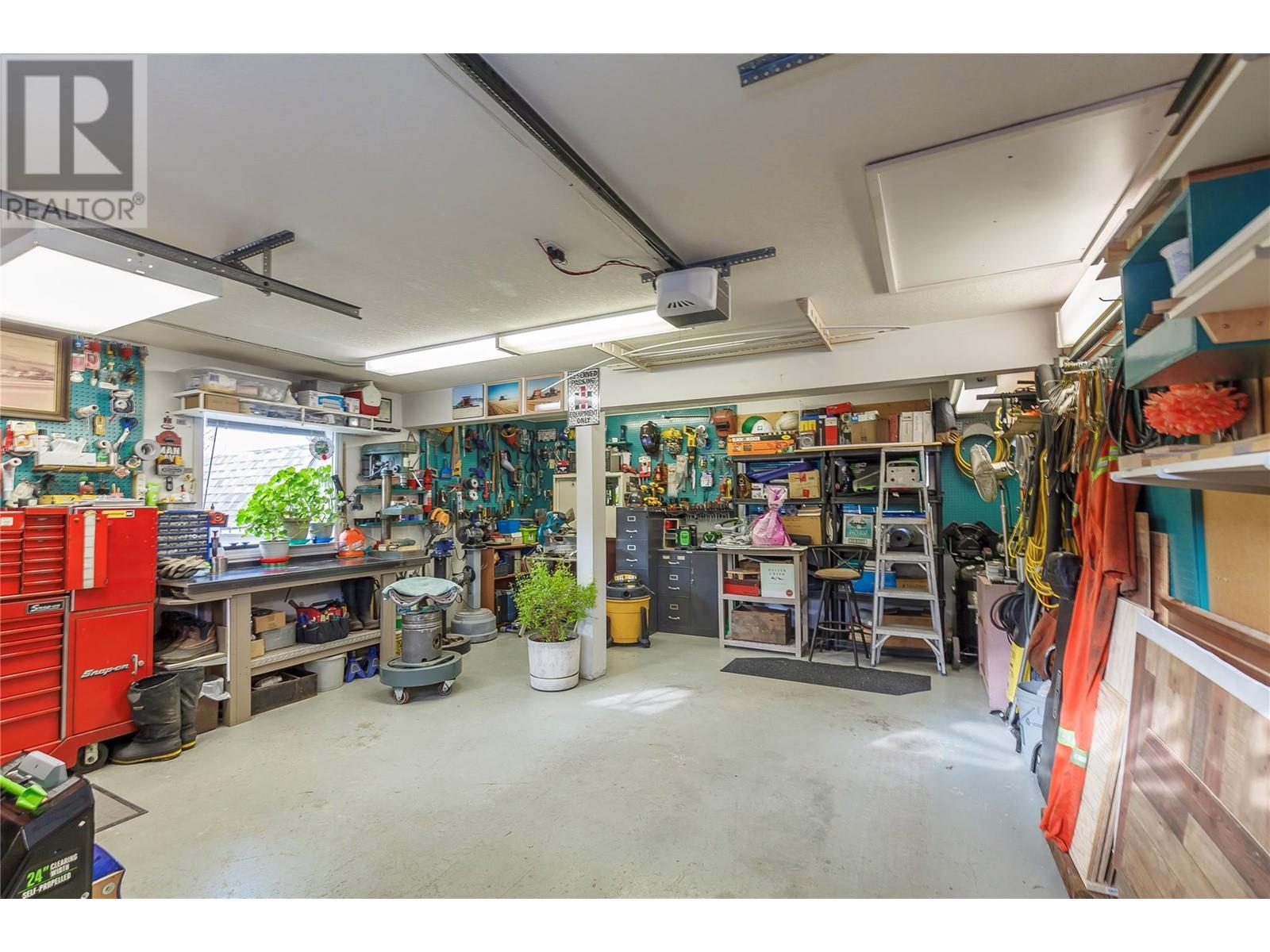  1900 42A Street, Vernon