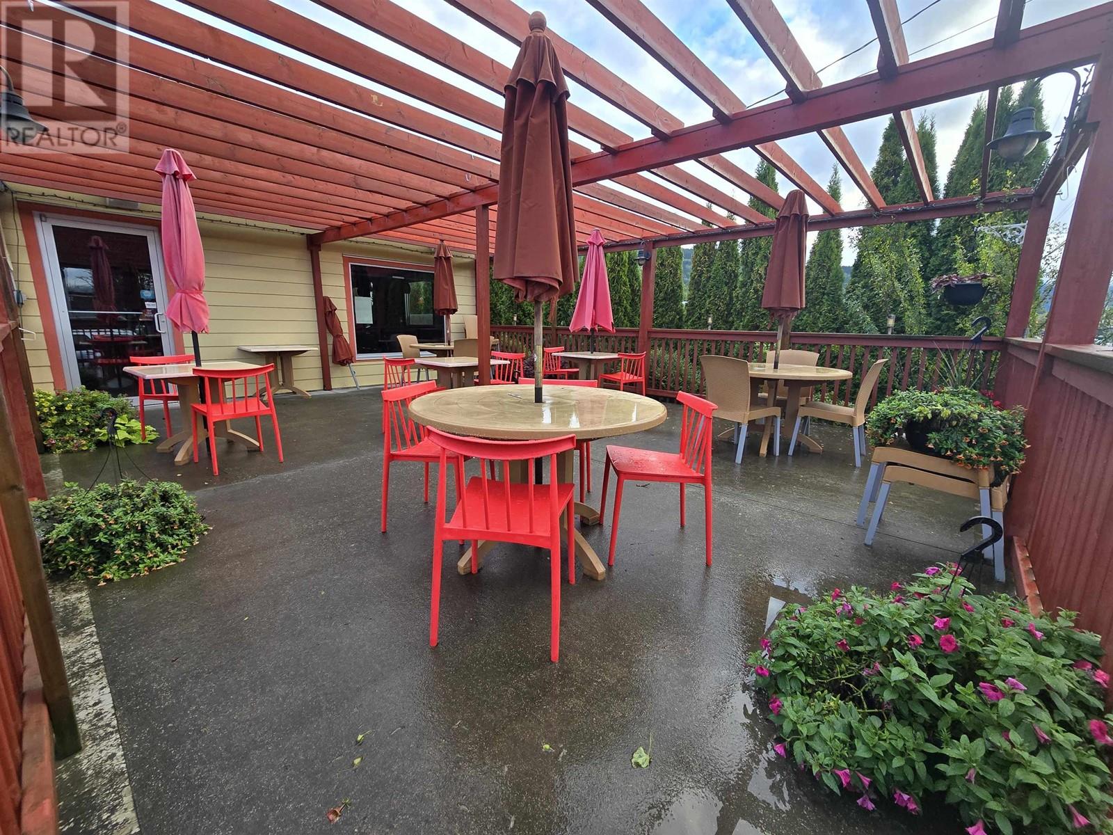  4728 LAZELLE Avenue, Terrace