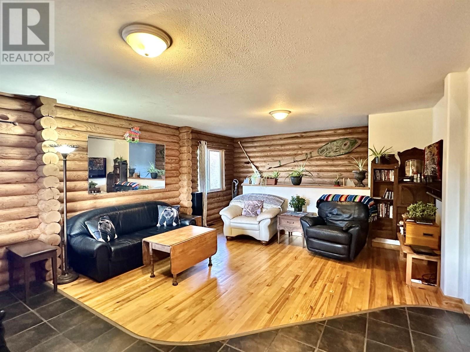 11974 ESSEN ROAD, Valemount