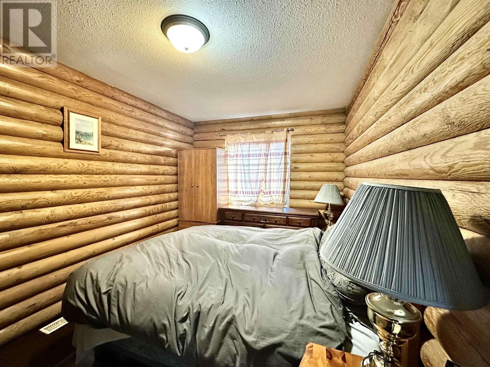 11974 ESSEN ROAD, Valemount