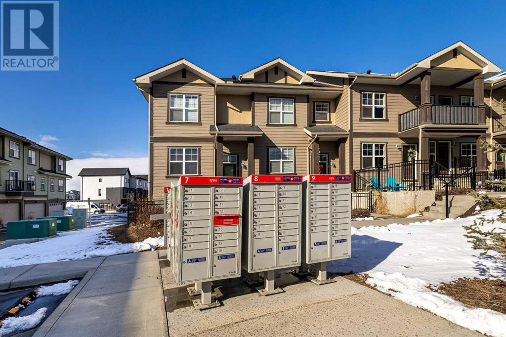 Single Family House for Sale in  Evanscrest Gardens NW Evanston Calgary 