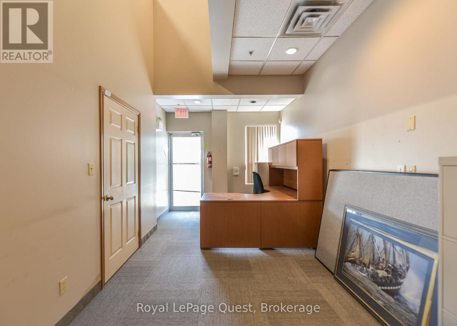 Photo 10 of 94 Colborne Street W, Orillia ON