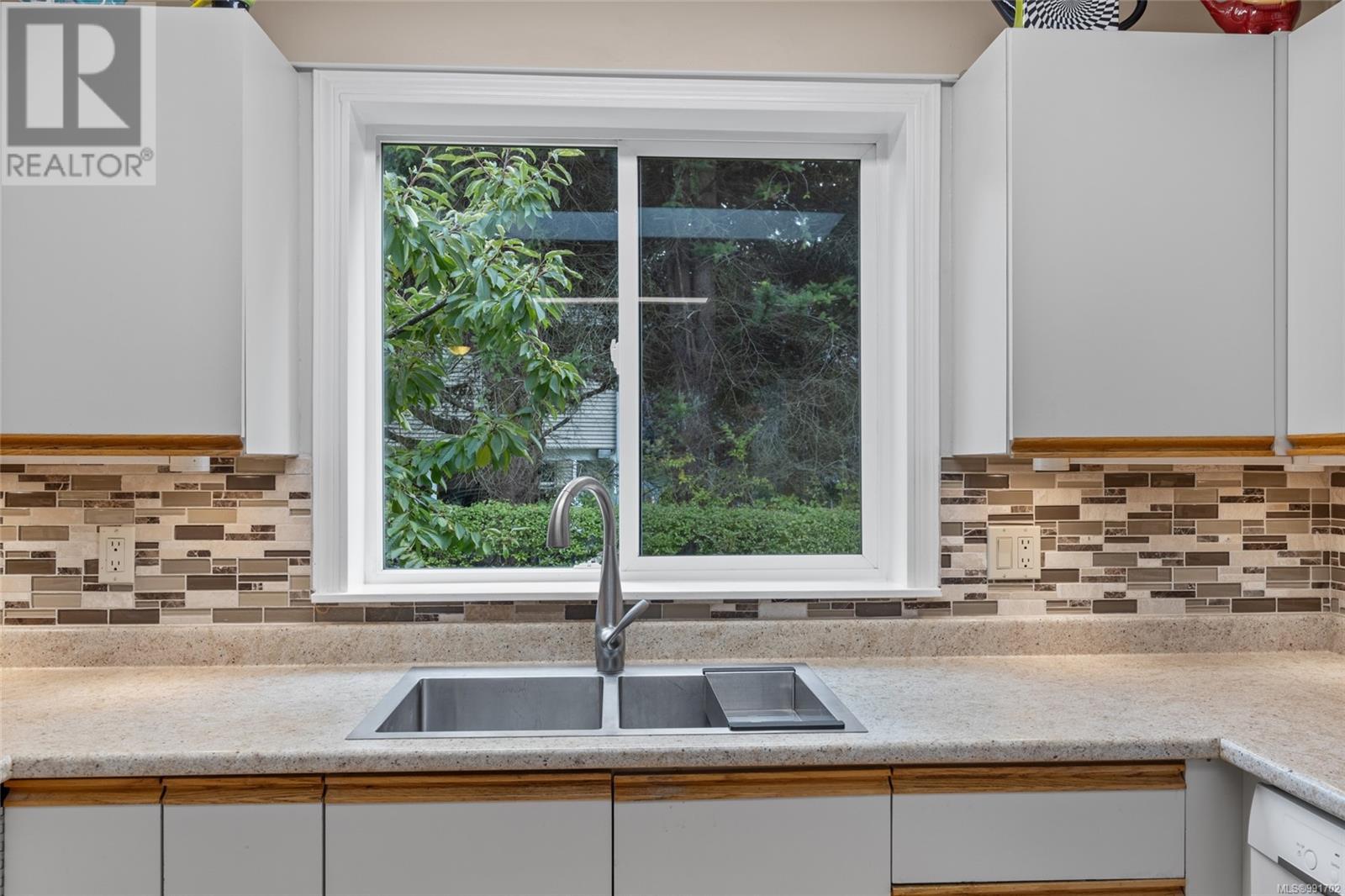 2682 Labieux Rd, Nanaimo real estate listing 991702