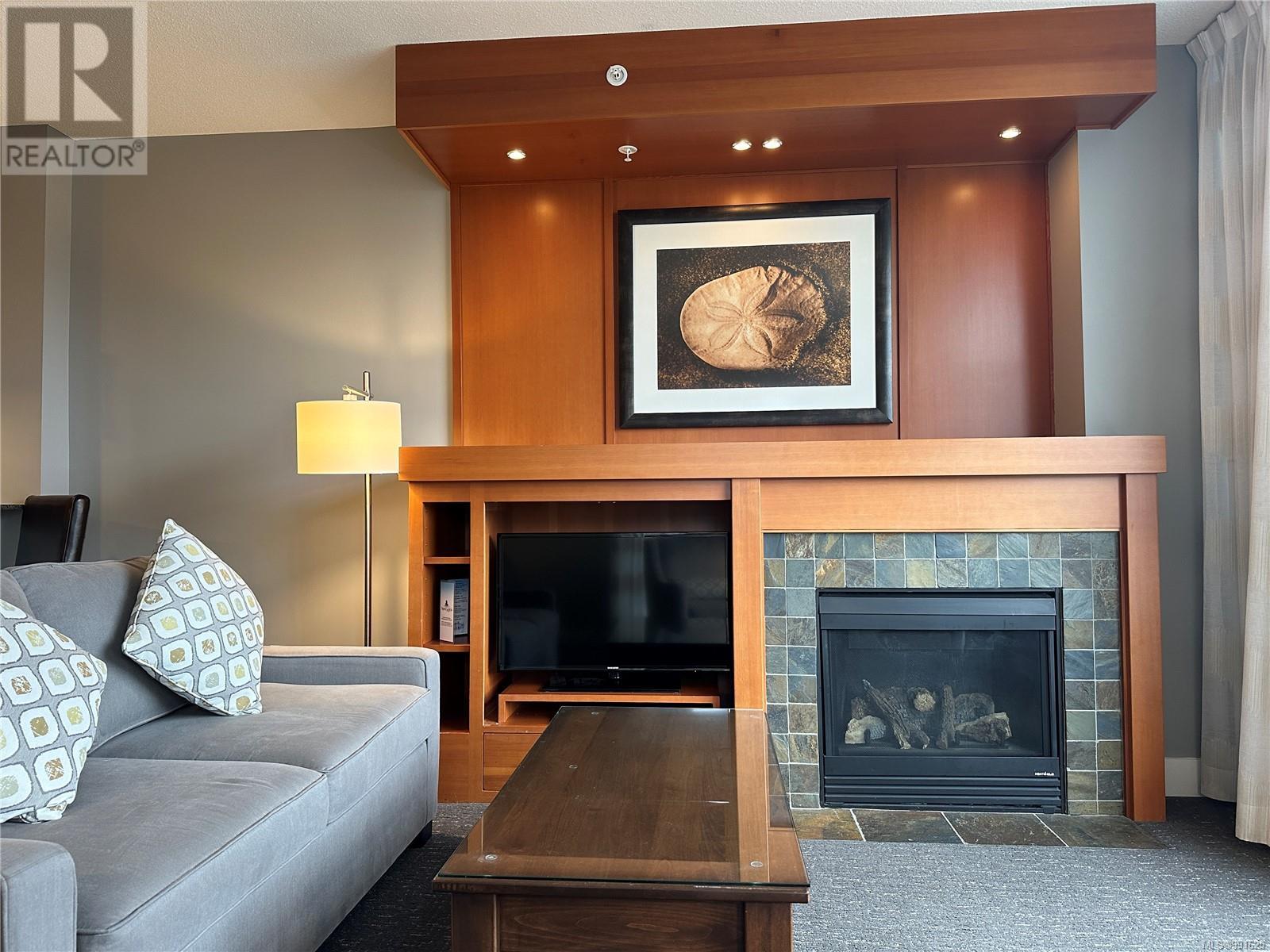 303D 181 Beachside Dr, Parksville real estate listing 991625