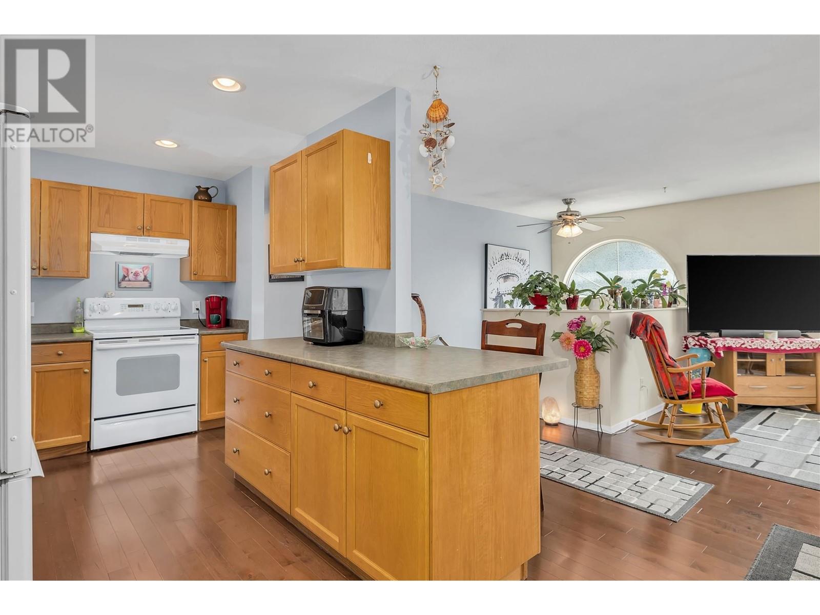 10736 Pinecrest Road, Vernon