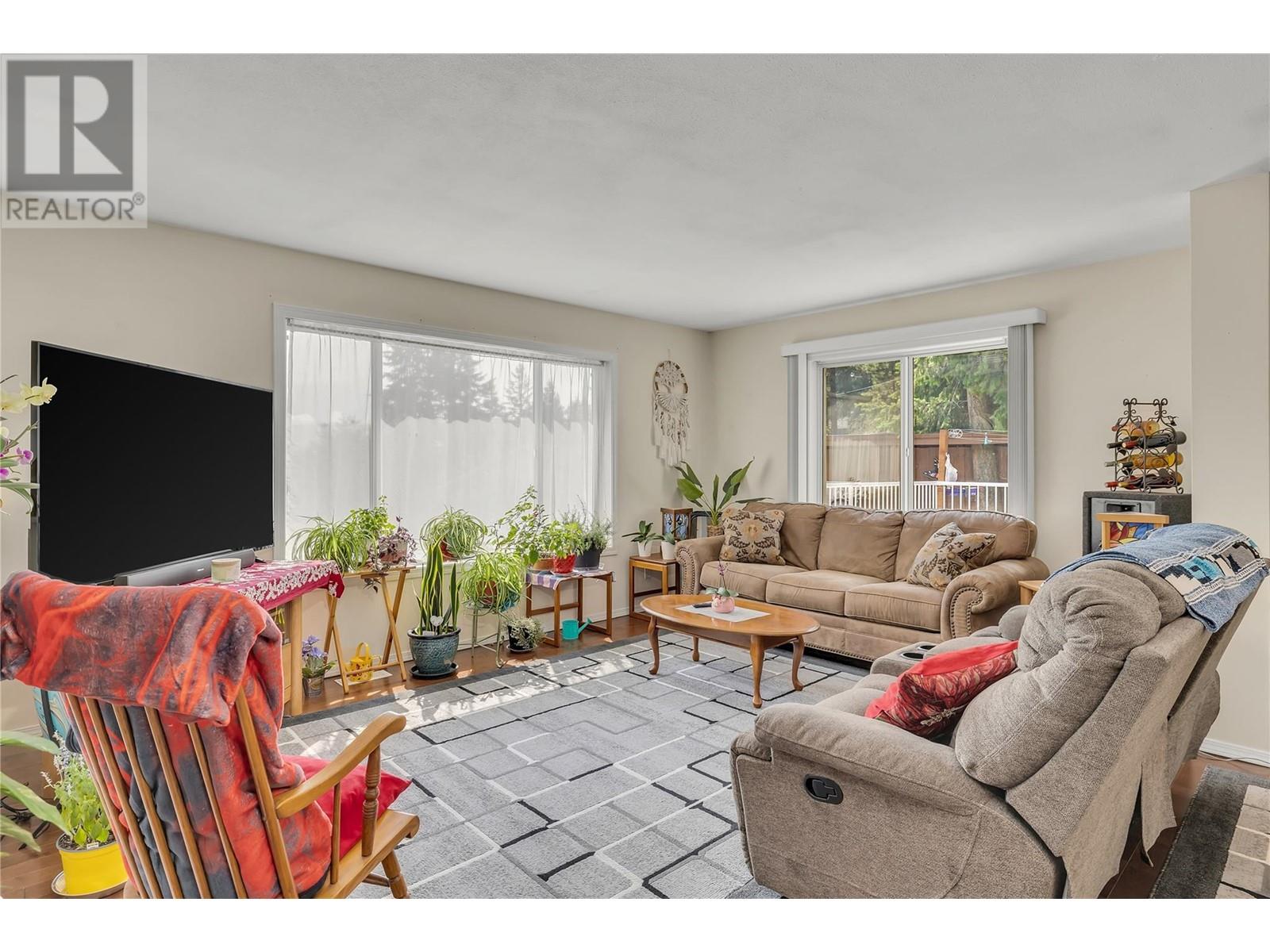 10736 Pinecrest Road, Vernon