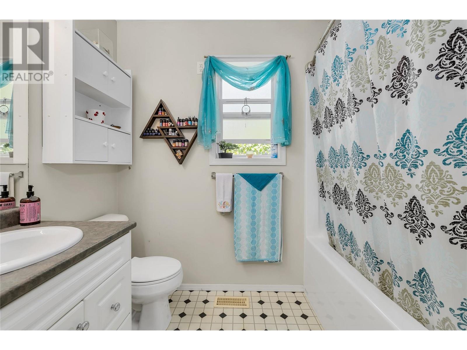 10736 Pinecrest Road, Vernon