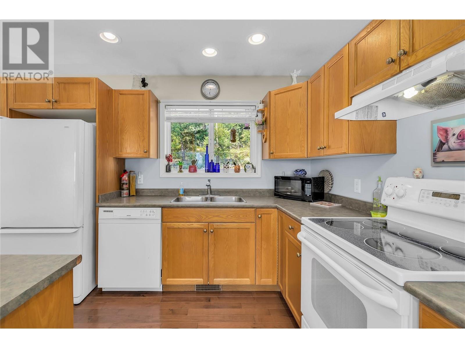 10736 Pinecrest Road, Vernon