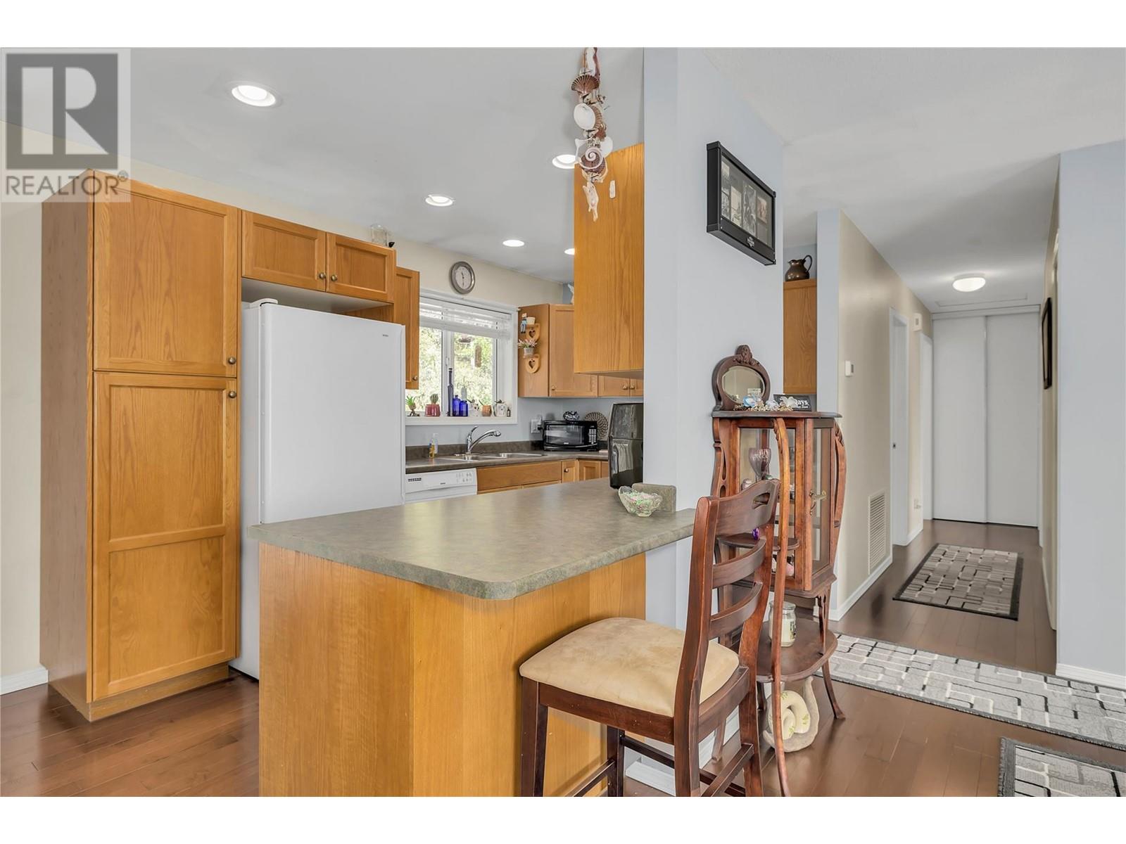 10736 Pinecrest Road, Vernon