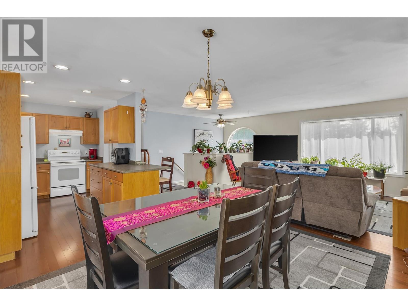 10736 Pinecrest Road, Vernon