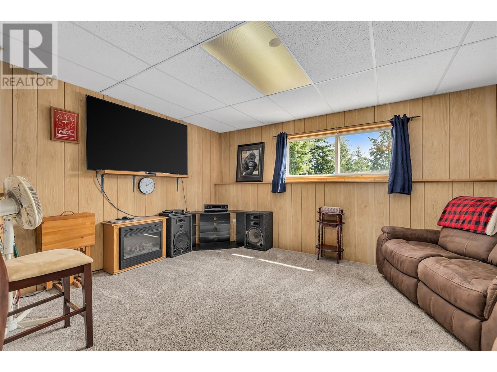 10736 Pinecrest Road, Vernon