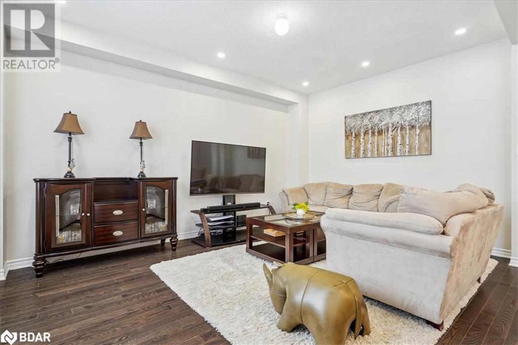 Photo 5 of 48 Northhill Avenue, Millbrook Village ON