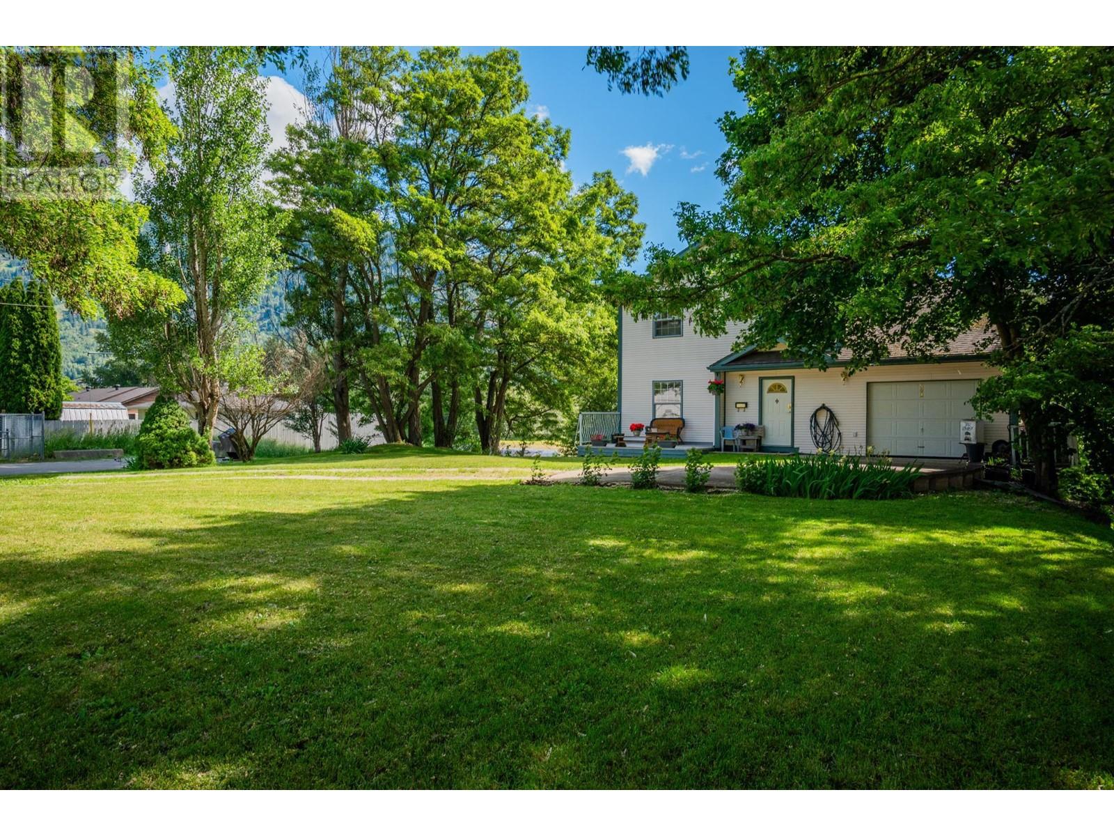 502 7TH Street, Castlegar