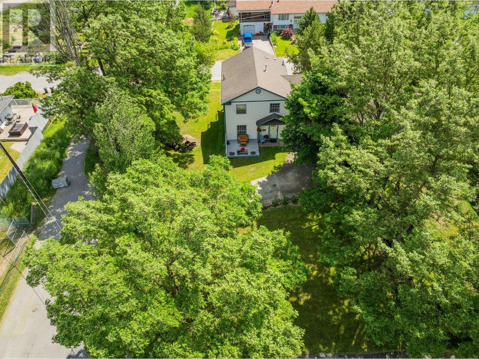 502 7TH Street, Castlegar