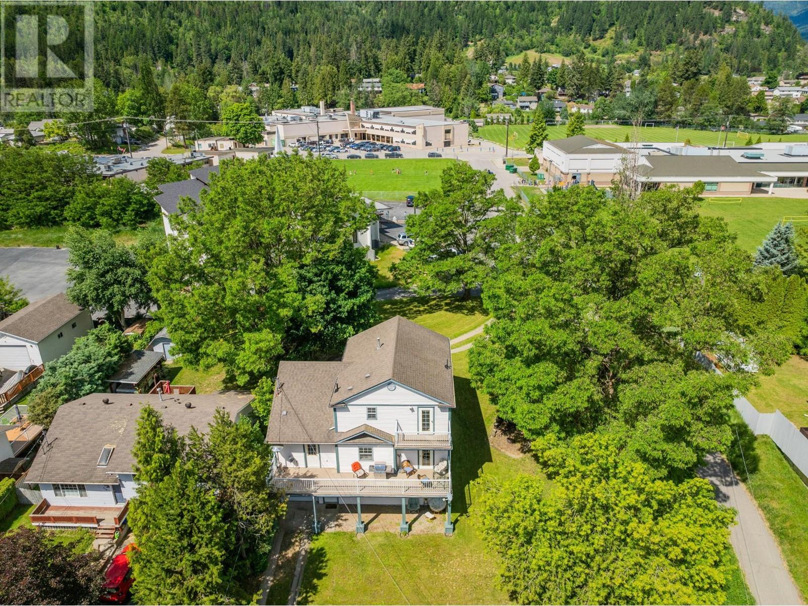 502 7TH Street, Castlegar